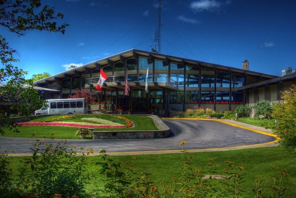 Summit Village Bellaire エクステリア 写真